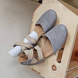 Born gray leather sandals